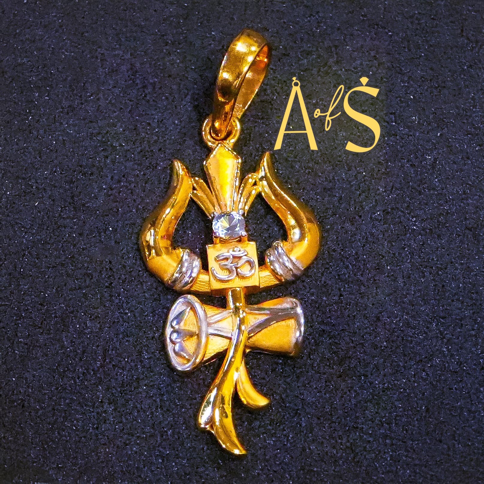 Trishul Solitaire Pendant